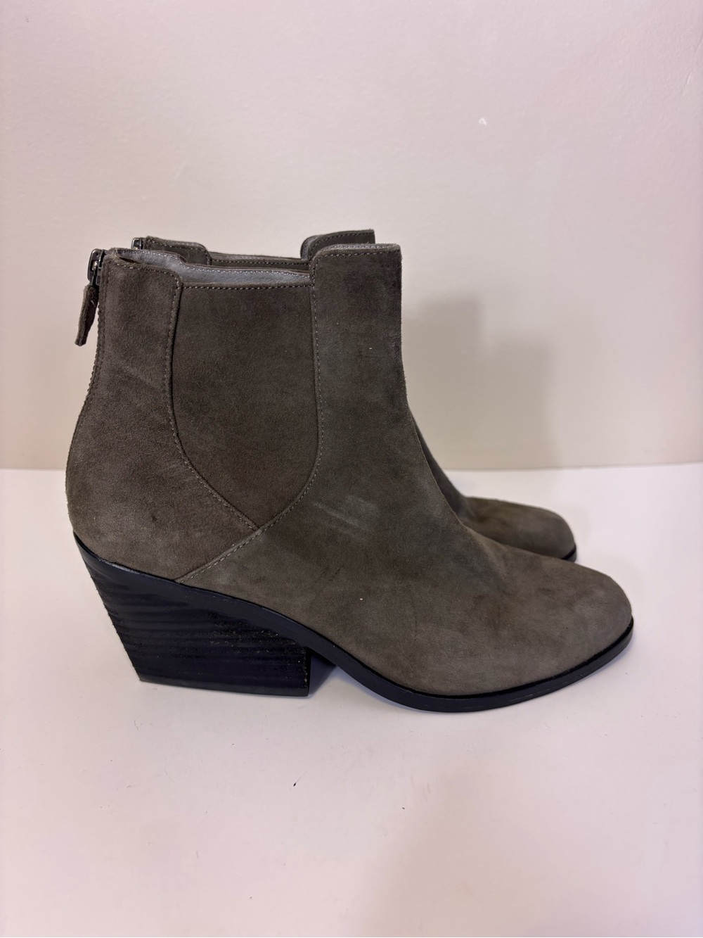 Eileen Fisher Grey Suede Ankle Heeled Booties with Zipper Back